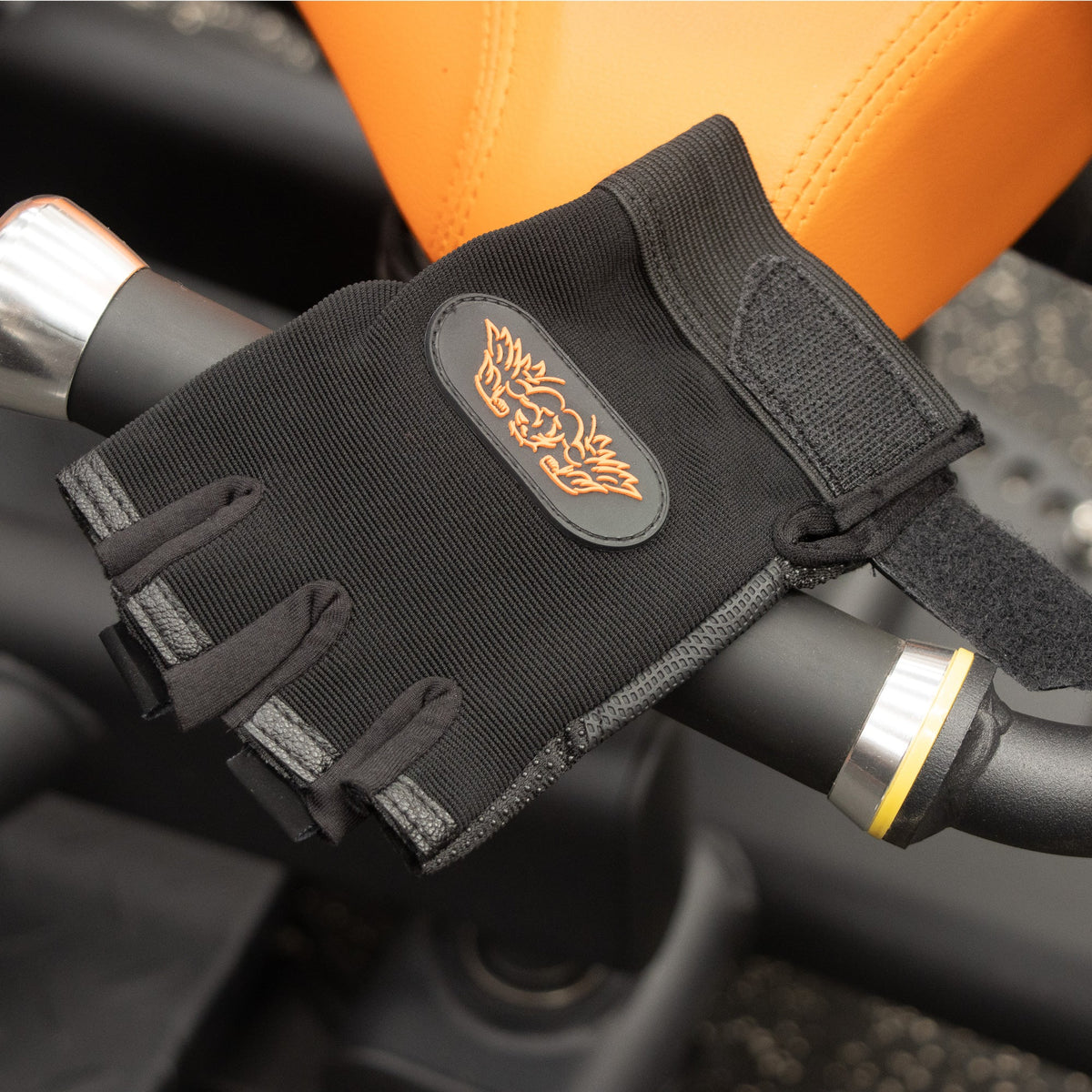 WEIGHT TRAINING GLOVES